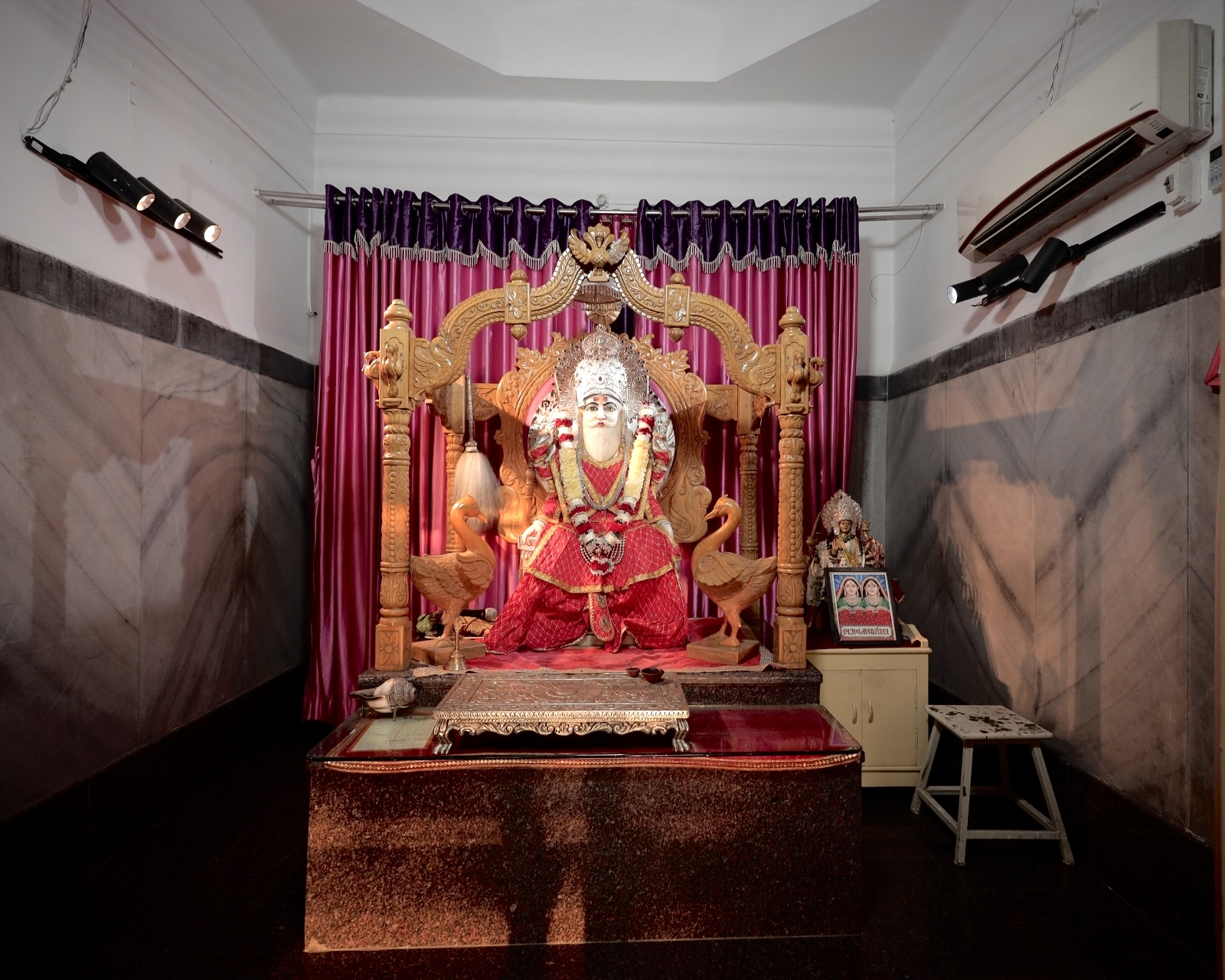 Gallery Images